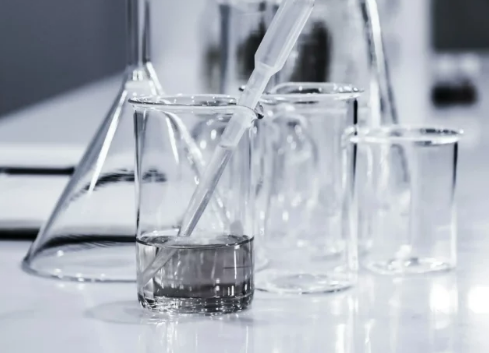 Portfolio comunicación médica - Artículos técnicos sobre estabilidad de fármacos y normativas ICH para profesionales